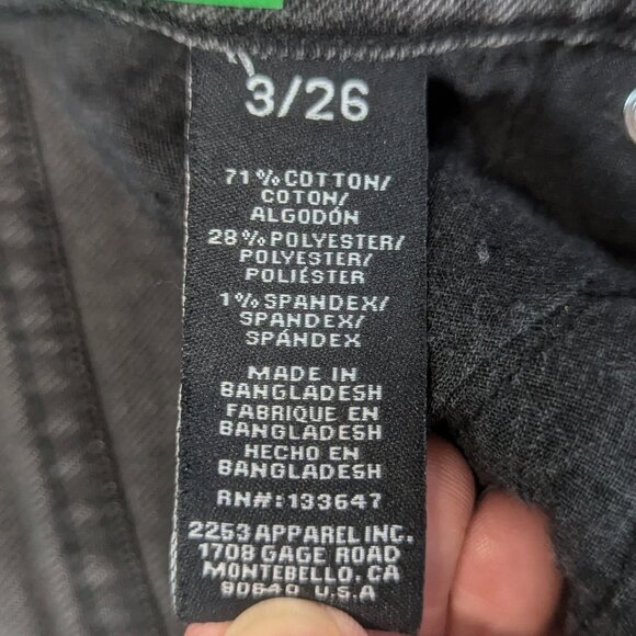 NWT Re Generation Size 3/Waist 26 Black Distressed High-Rise  Mom Mindful Jeans - Picture 9 of 16